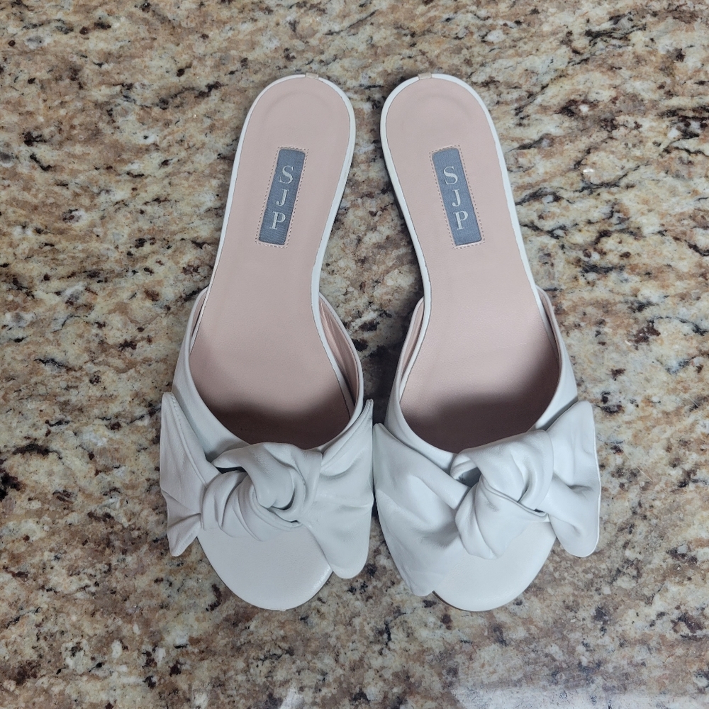 SJP "Finn" white bow flat, Size 37.5